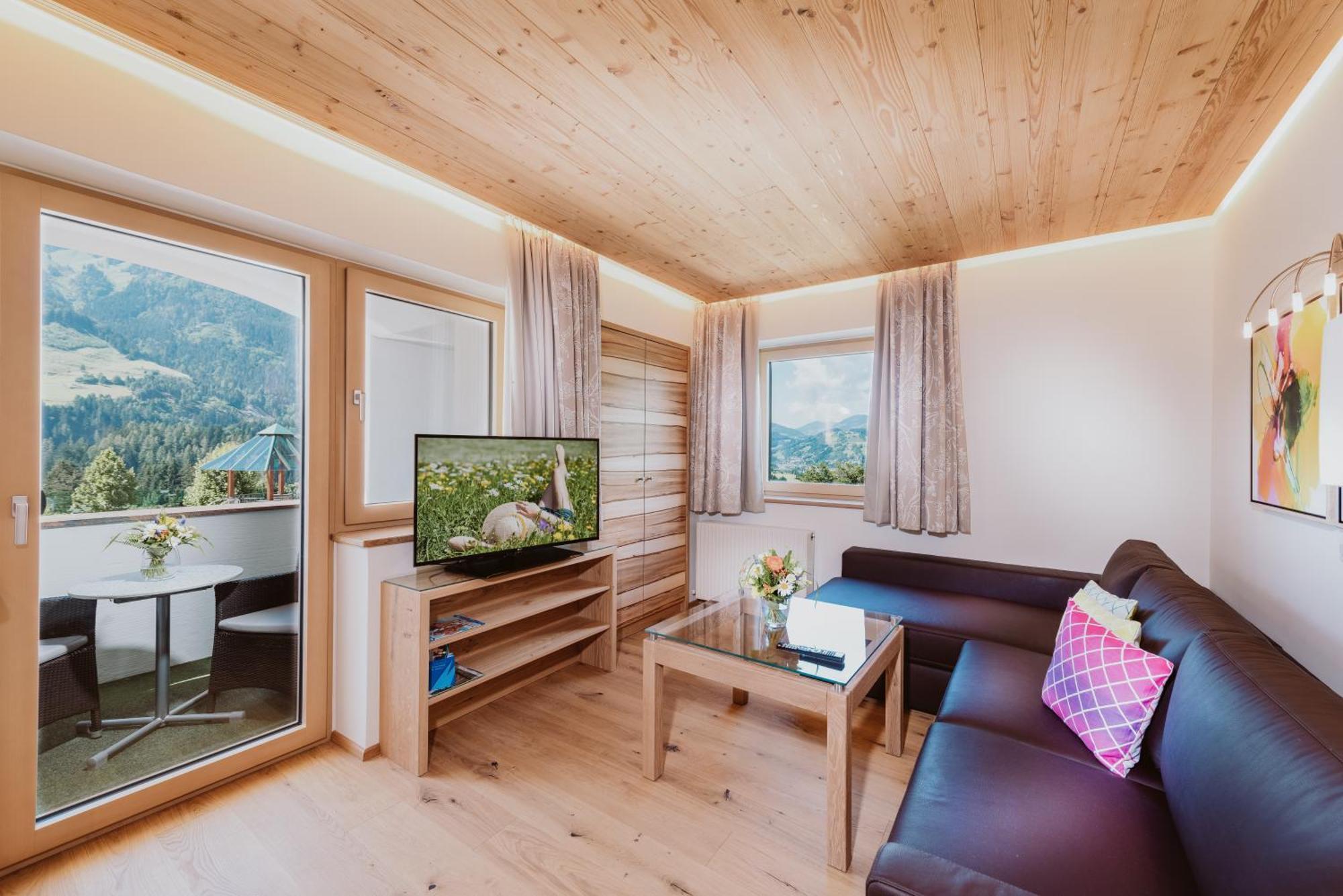 Hotel Berghof - St Johann In Salzburg Санкт-Йохан Экстерьер фото