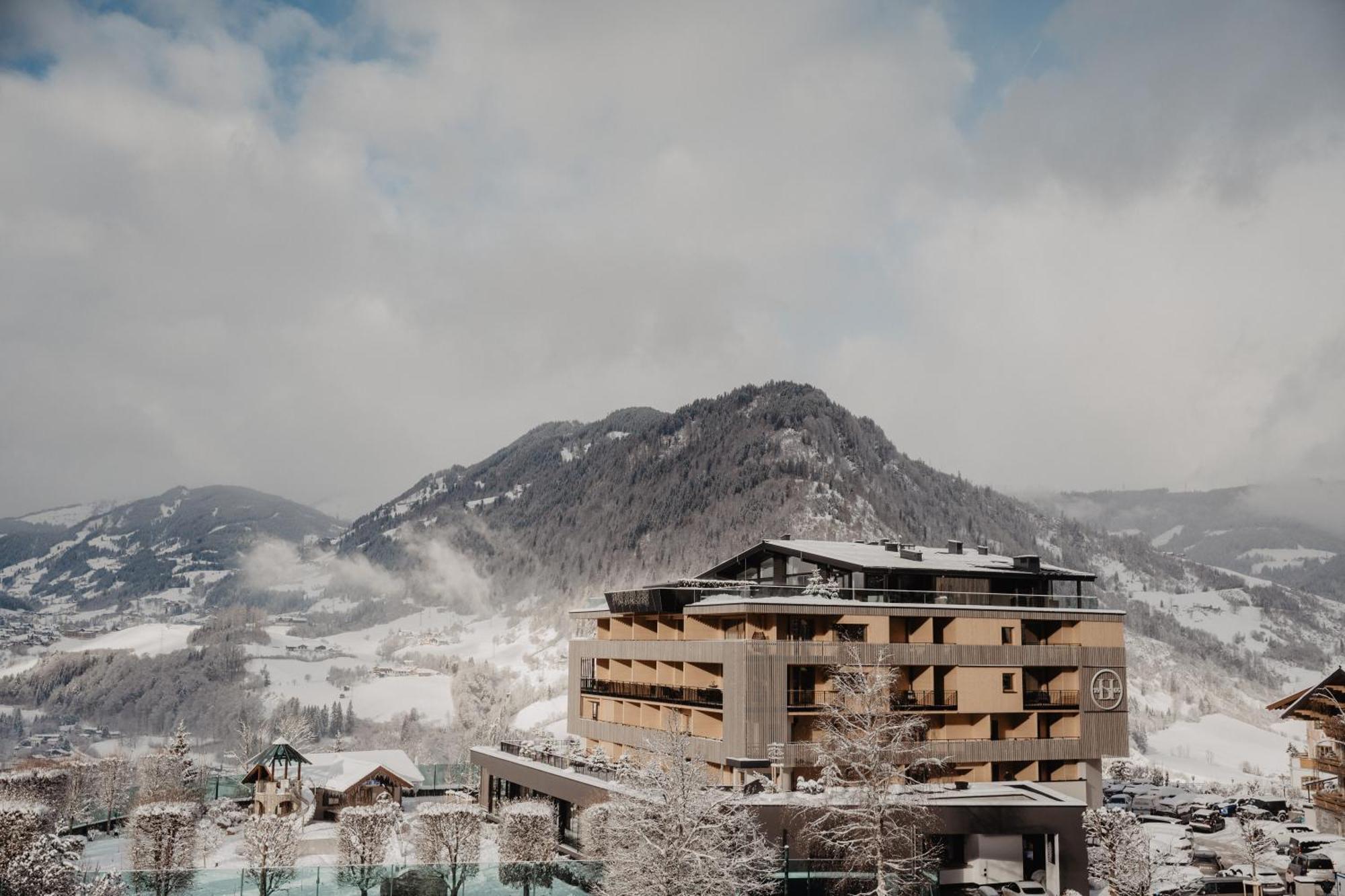 Hotel Berghof - St Johann In Salzburg Санкт-Йохан Экстерьер фото