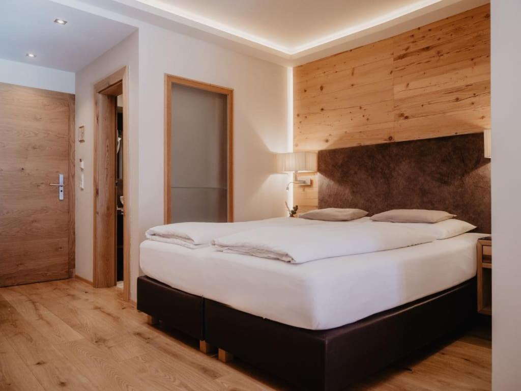 Hotel Berghof - St Johann In Salzburg Санкт-Йохан Экстерьер фото